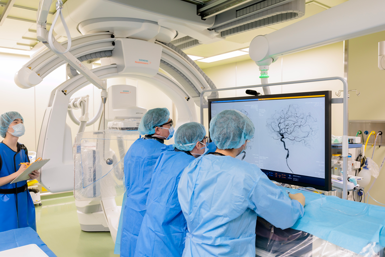 脳血管造影検査